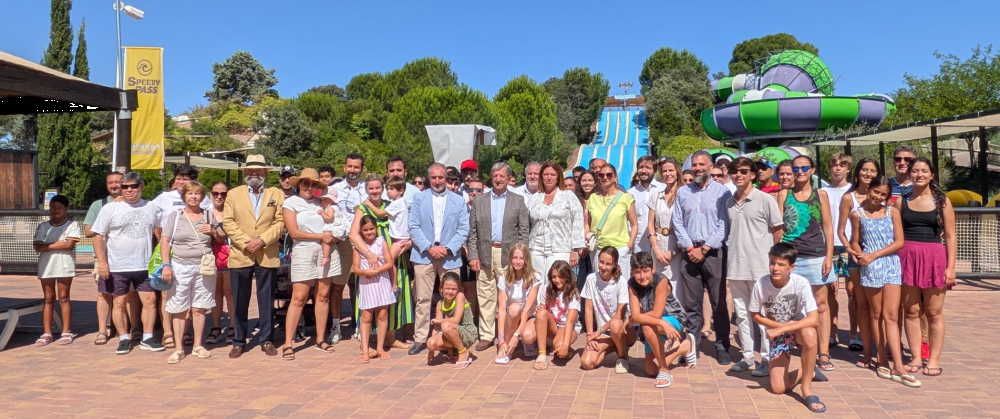 Asociados de la AVT disfrutan de una jornada de convivencia en Aquopolis gracias a la colaboración del Ayuntamiento de Villanueva de la Cañada